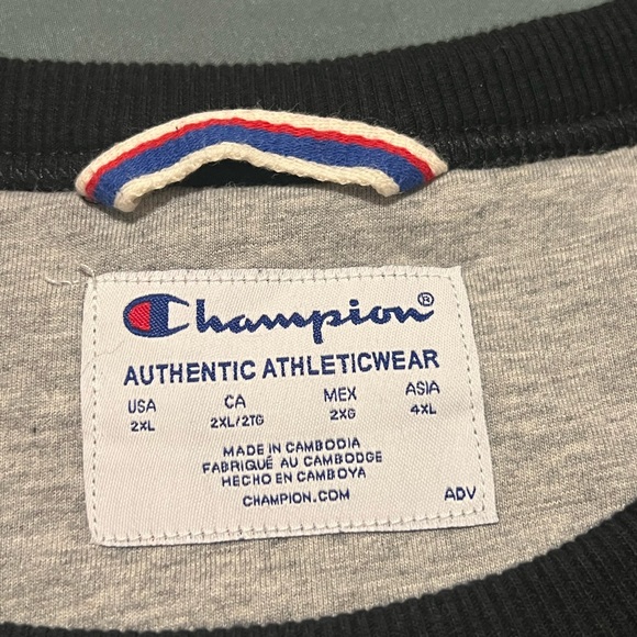 Champion sweatshirt - Picture 3 of 3